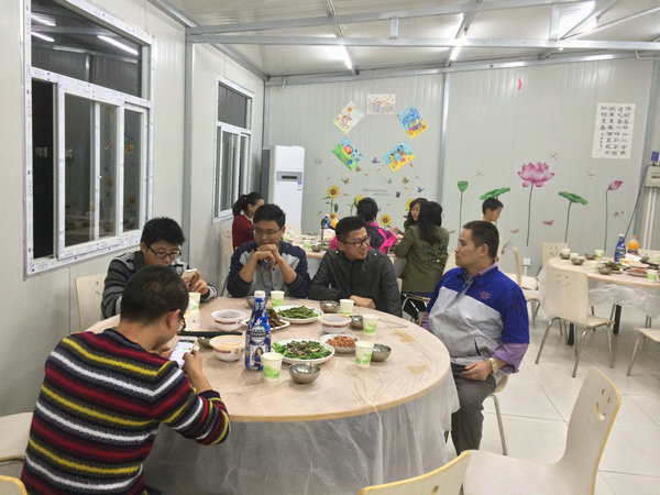 洗手间和食堂两个最能体现mile易游yy的地方！